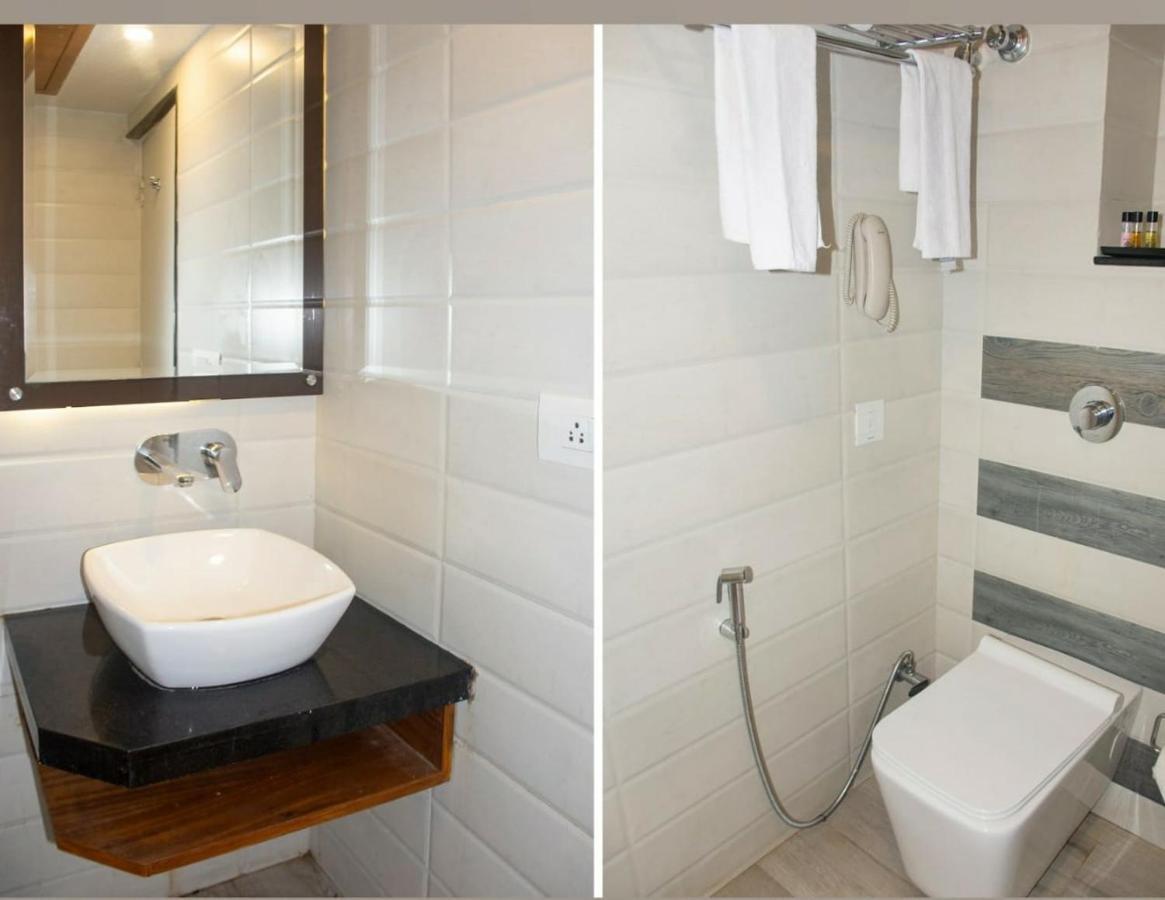 Hotel Meadows Varanasi Bagian luar foto