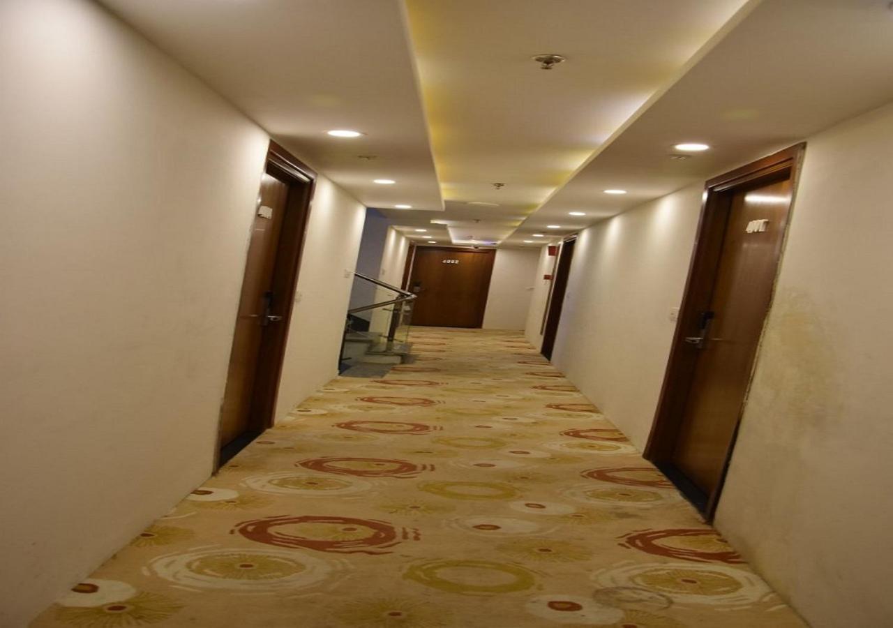 Hotel Meadows Varanasi Bagian luar foto