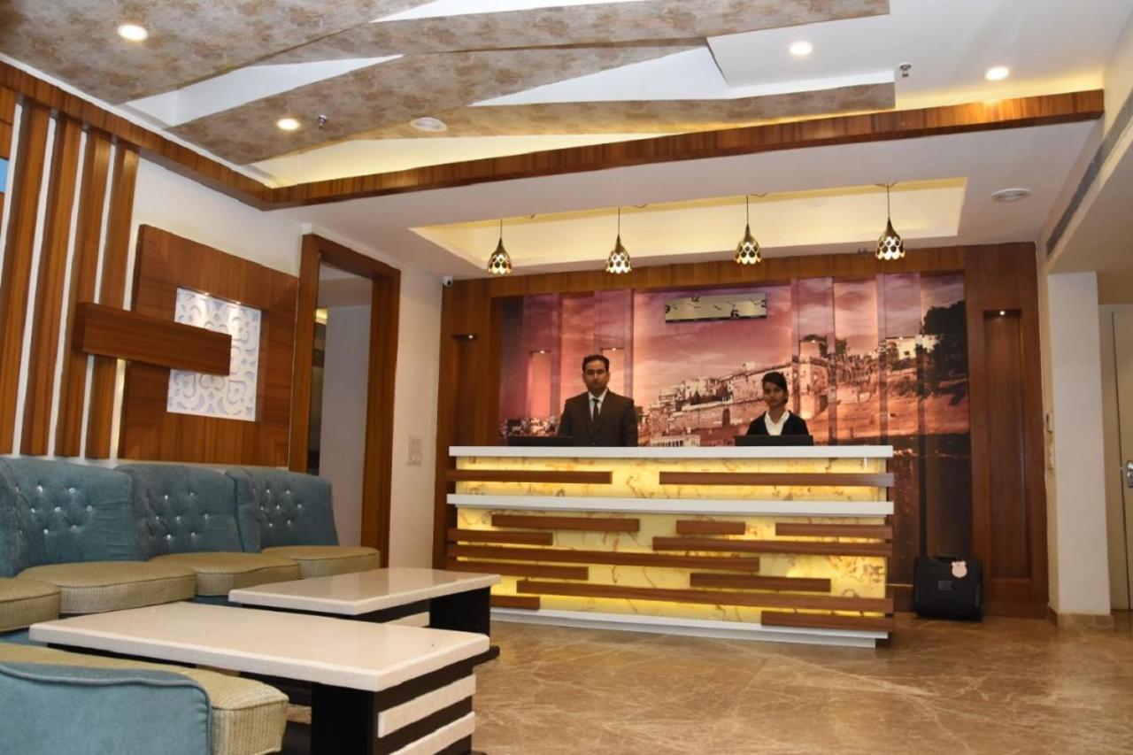 Hotel Meadows Varanasi Bagian luar foto