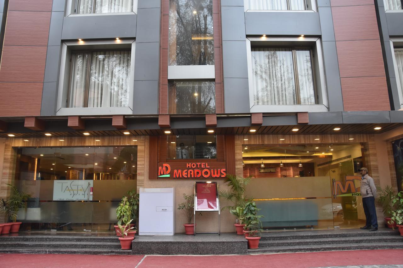 Hotel Meadows Varanasi Bagian luar foto