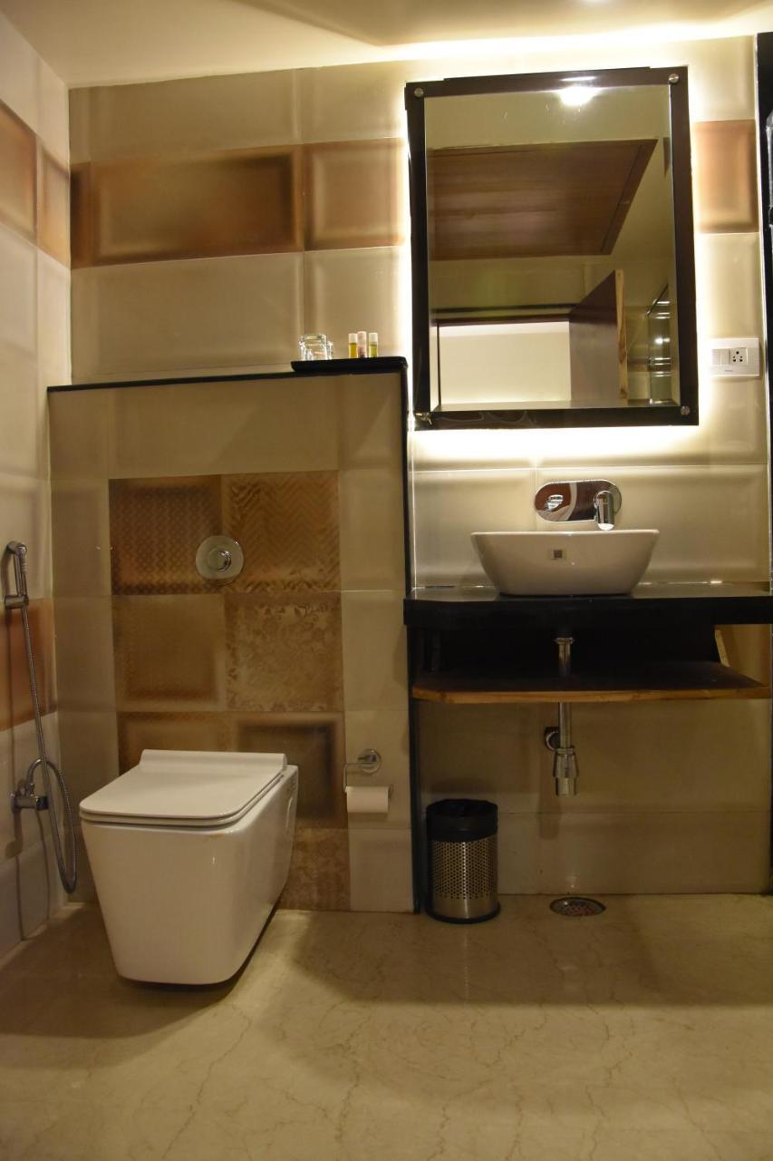 Hotel Meadows Varanasi Bagian luar foto