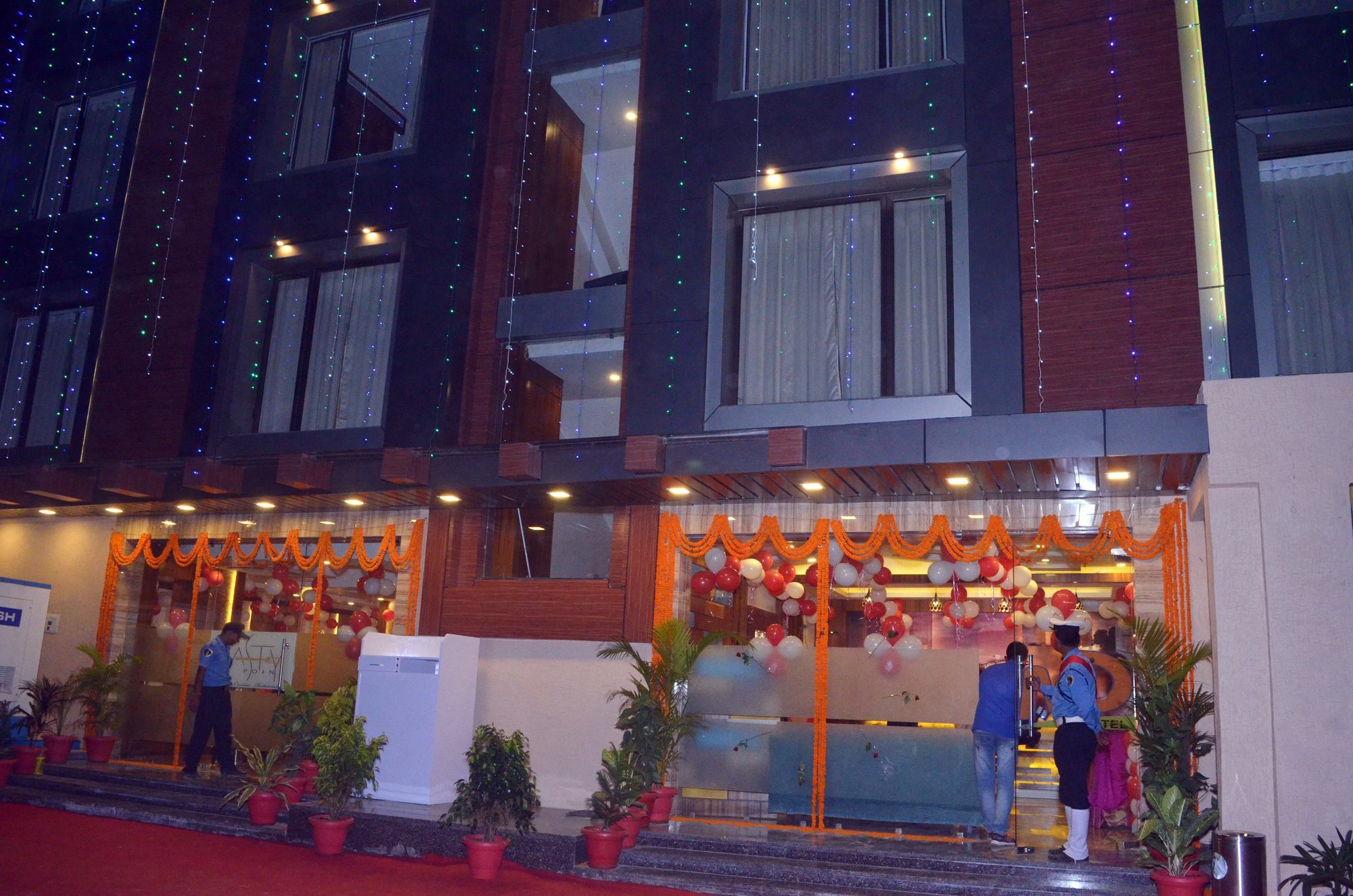 Hotel Meadows Varanasi Bagian luar foto